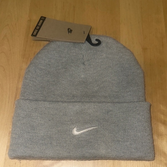 Nike Gray Beanie - Picture 1 of 1